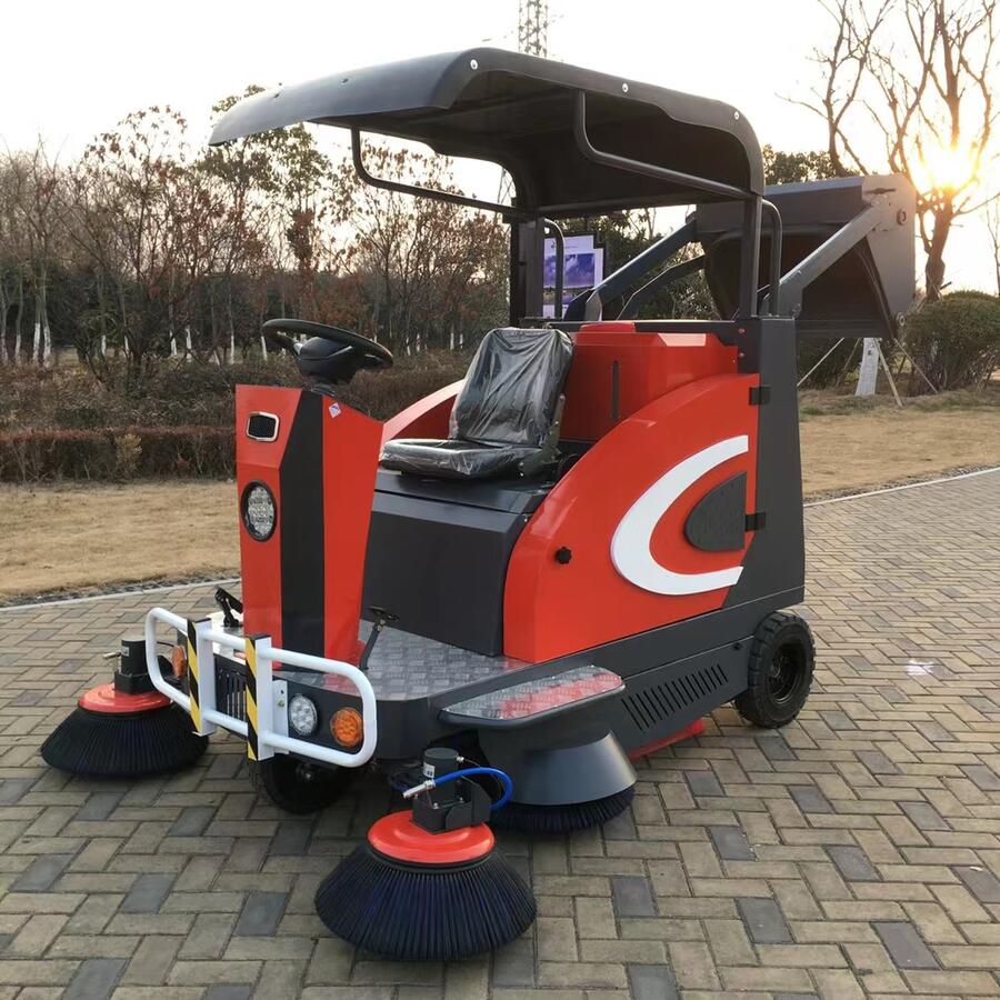 三朋自卸款掃地車1850 昆山工廠物業(yè)保潔清掃車工廠店